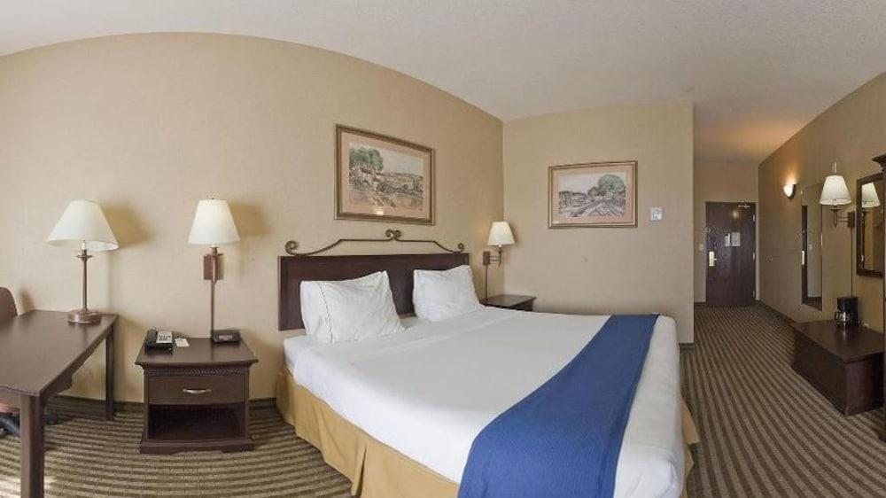 Holiday Inn Express Hotel & Suites Marina By Ihg Экстерьер фото