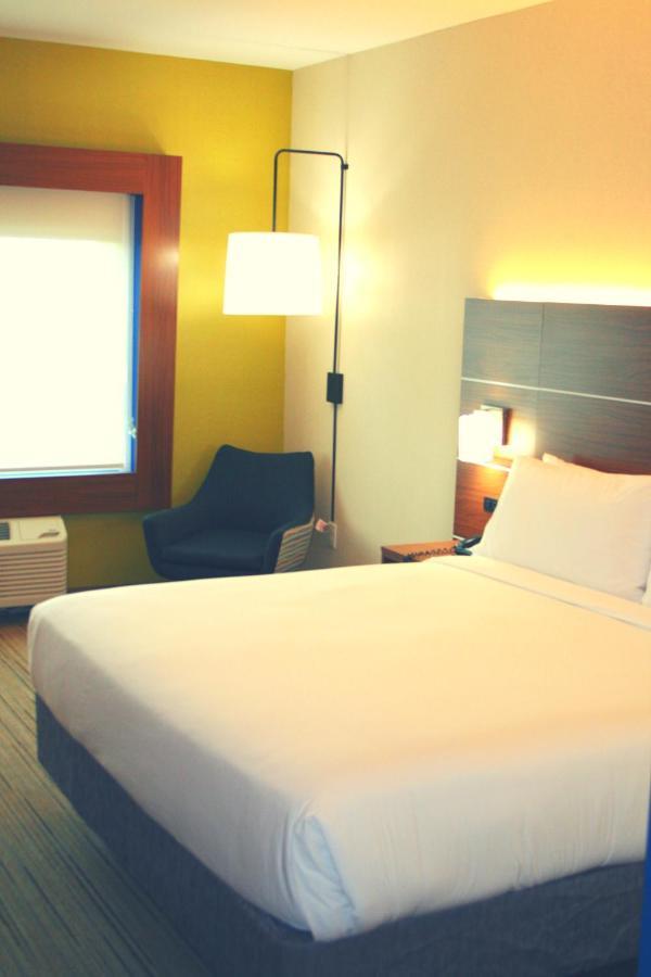 Holiday Inn Express Hotel & Suites Marina By Ihg Экстерьер фото