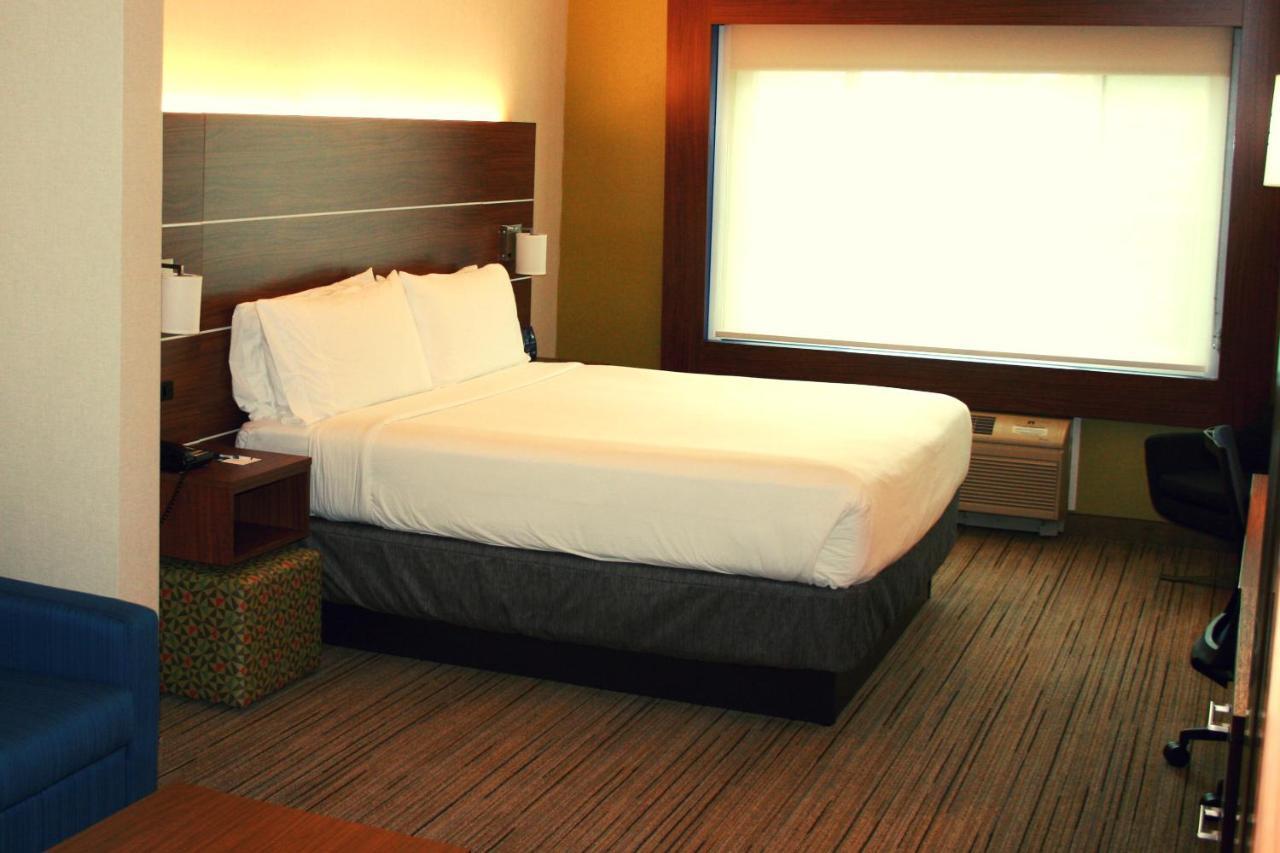 Holiday Inn Express Hotel & Suites Marina By Ihg Экстерьер фото